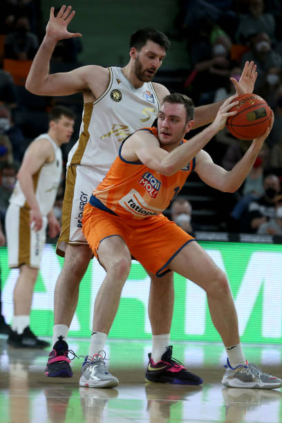 面临挑战 面临挑战