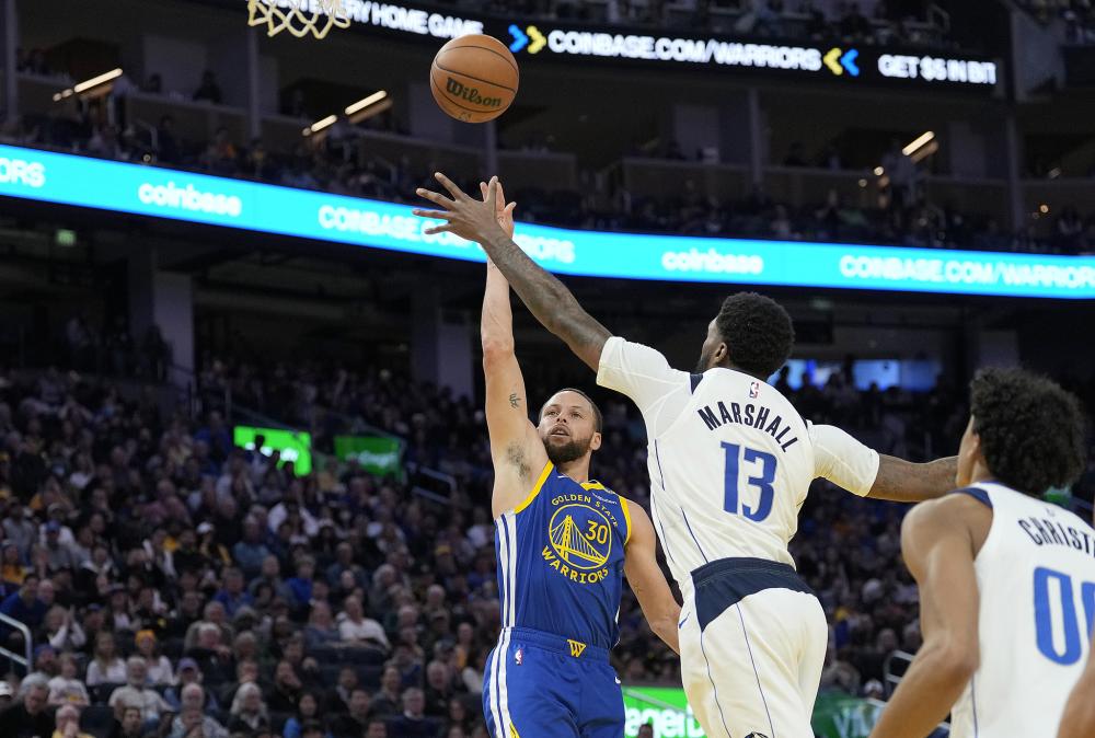 用单掌将球 用单掌将球